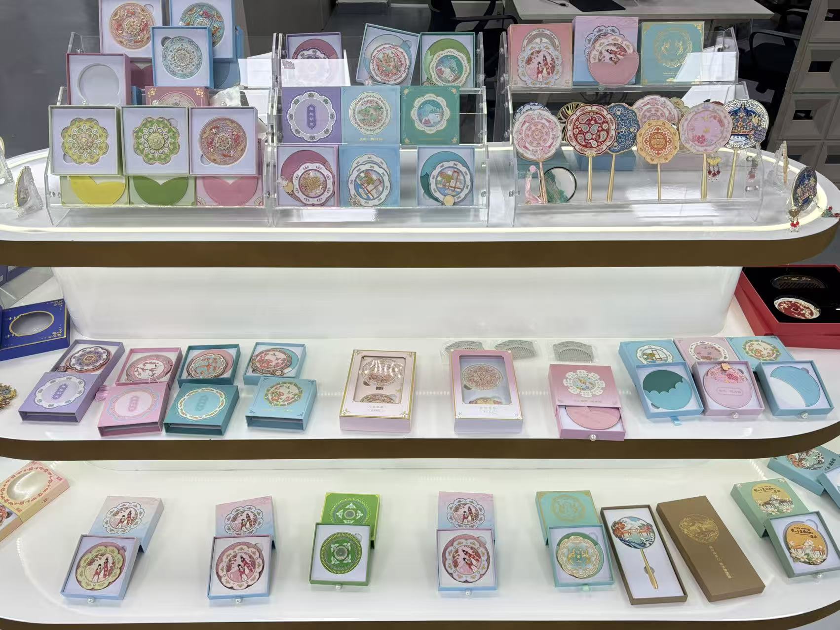 Compact Mirror Display